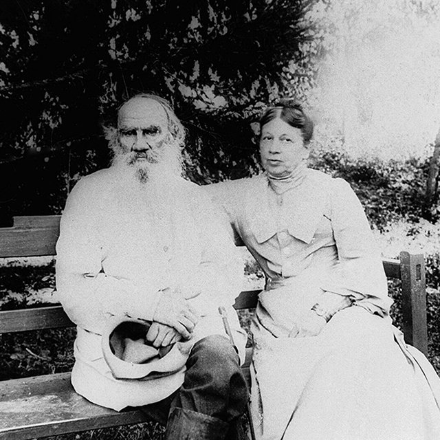 «Я для Лёвы не существую»: что писала в своих дневниках Софья Толстая — жена великого писателя