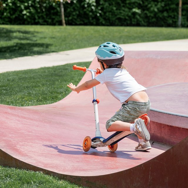 Ребёнок в экстрим-парке упал с самоката и получил травмы: кто несёт ответственность