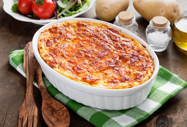 Воздушный пирог из всего, что есть в холодильнике