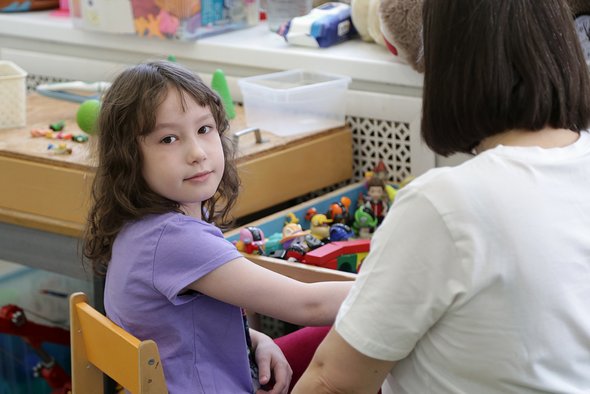 «Если с этой мамой ничего не получится, я умру». История девочки, от которой несколько раз отказывались приемные родители