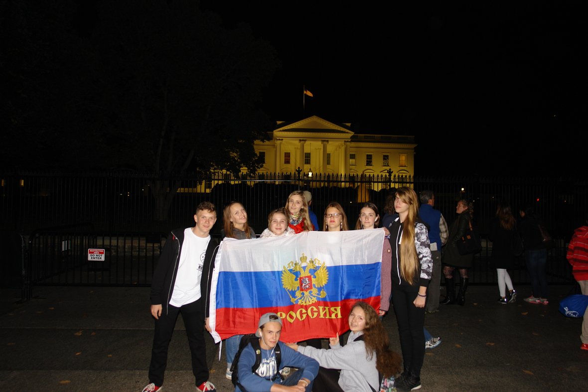 Баскетбол, тусовки и, конечно, фастфуд: как учатся и живут американские  школьники | Мел