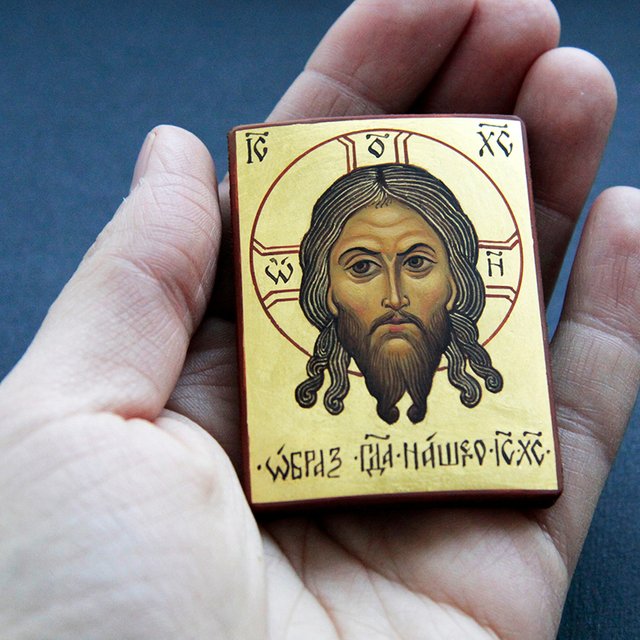 Можно ли брать на ЕГЭ икону?