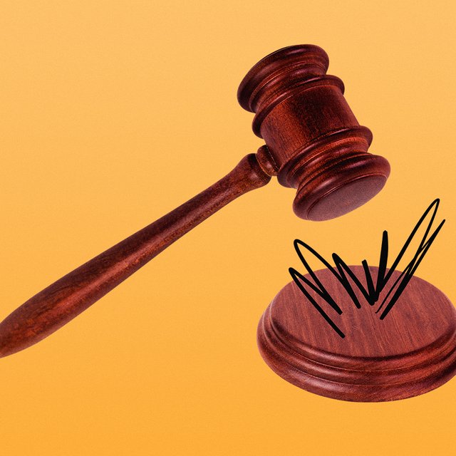 Отец ребенка подал в суд, но у меня нет возможности приехать на заседание: как быть?