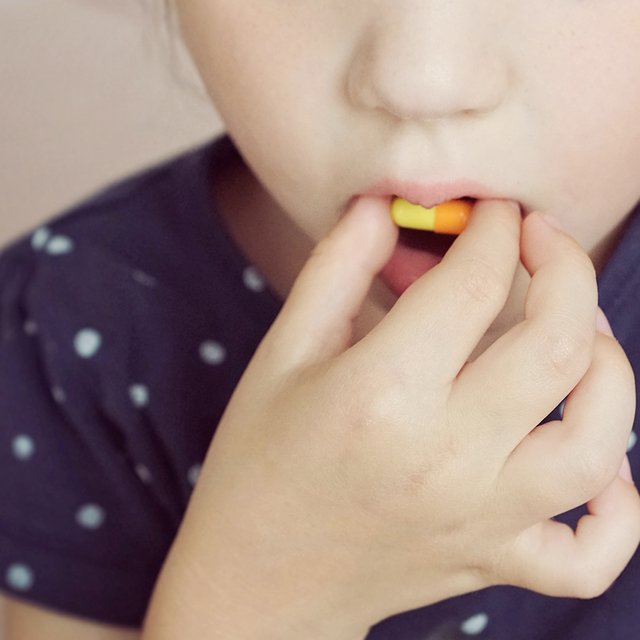 Могут ли воспитатели в детском саду давать детям лекарства?