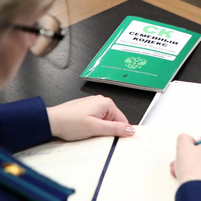 Отца и мать девочки, 5 лет жившей в больнице, лишили родительских прав. А что с ребёнком?