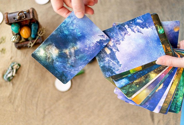 Обложка Метафорические карты: что это такое и как сделать их с детьми