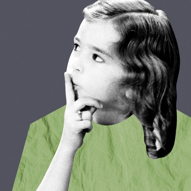 Ребенок в 3 года не говорит фразами, но растет в среде, где общаются на 4 разных языках. Что делать?