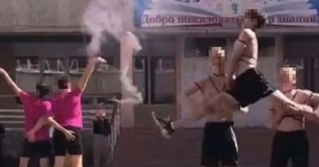 ЛГБТ-скандал в лицее , страница 1 Е1.ру - новости Екатеринбурга