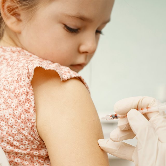 Чем можно заразиться после укуса клеща и не поздно ли делать прививку от клещевого энцефалита