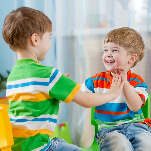 «Ты мне больше не подружка!» Что такое детская дружба и как она устроена