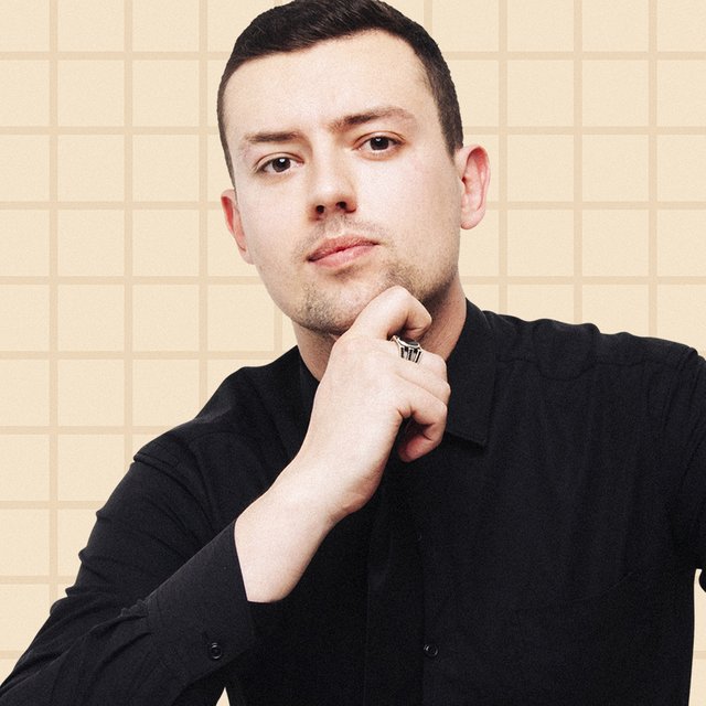 «Три года меня тошнило по ночам, я ревел и выл, потому что волновался»: молодой учитель началки — честно о своей работе