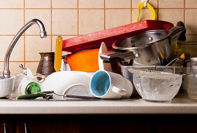 Что делать, если подросток отказывается помогать по дому?