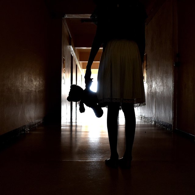 Что обсуждали родители и учителя в 2024 году: от ЕГЭ и насилия в детсадах до моды на аромаингаляторы