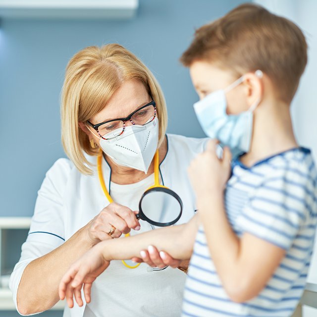 Разноцветный лишай у ребёнка: заразно ли это и какое нужно лечение