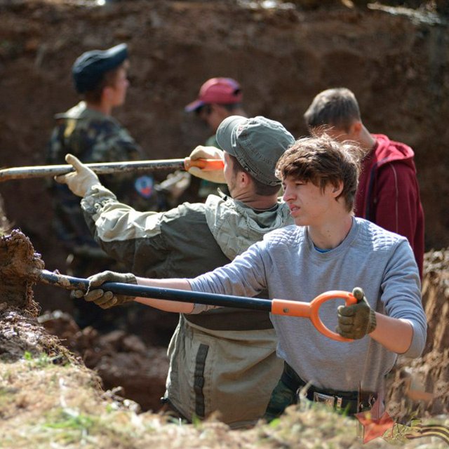 «Важно не просто повторять, что мы помним войну!». Зачем нужны и как работают школьные поисковые отряды