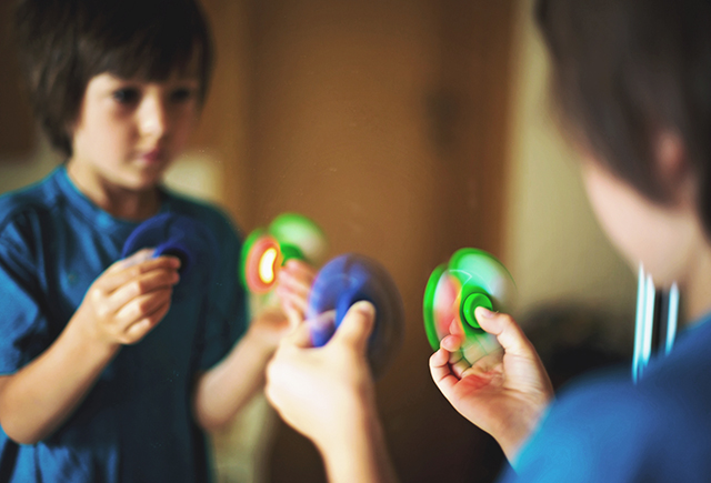 Как родителям выжить с подростком, а спиннер может помочь в учёбе