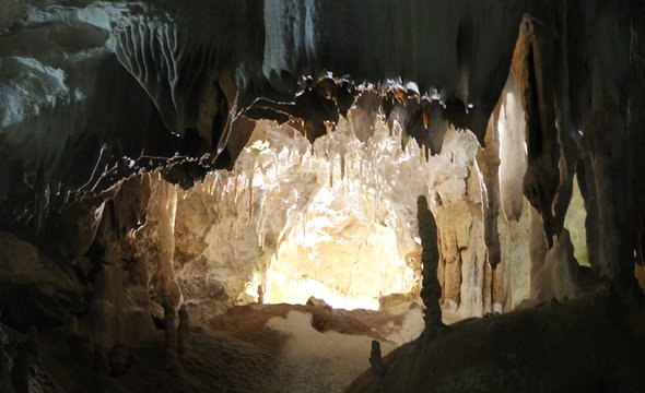 Мраморная пещера на нижнем плато горного массива Чатыр-Даг. Фото: Shutterstock / nikitich viktoriya