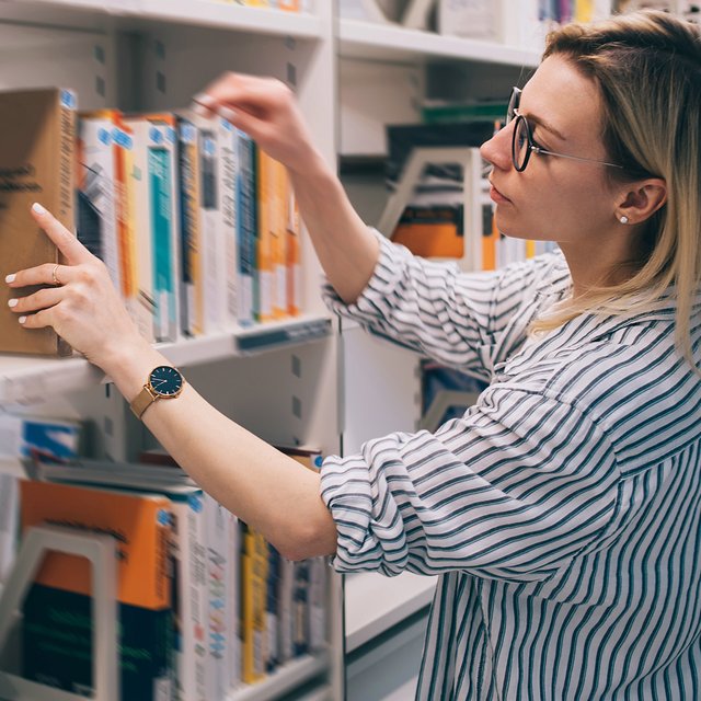 Школа требует от педагога денег на материалы для занятий. Это законно?