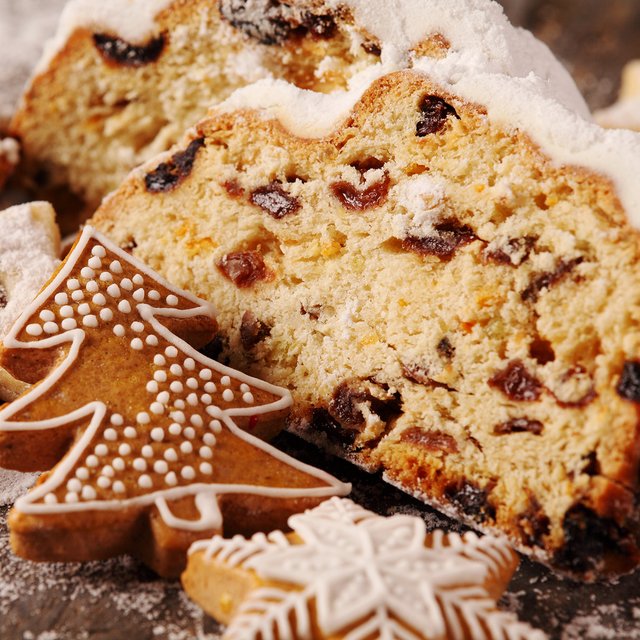 Самый ароматный рождественский штоллен: рецепт, проверенный временем
