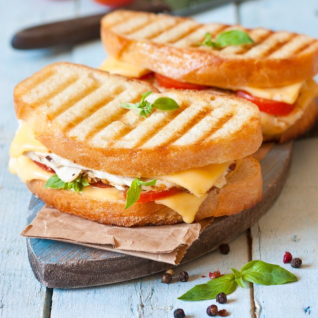 7 простых и вкусных завтраков для школьников: шоколадная овсянка, ленивые хачапури и другие быстрые блюда