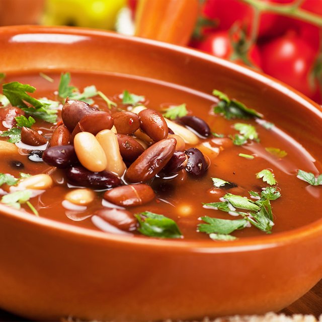 Фасолевый суп по бабушкиному рецепту: и даже мясной бульон варить не надо