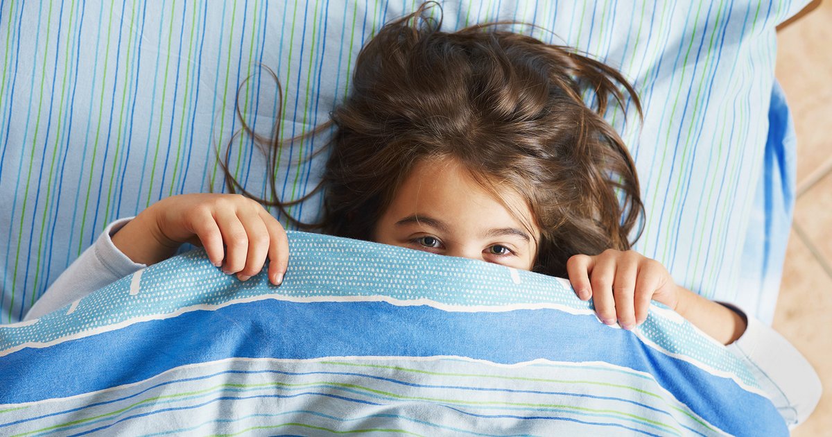 Как отучить ребенка ночью писать в кровать: советы родителям