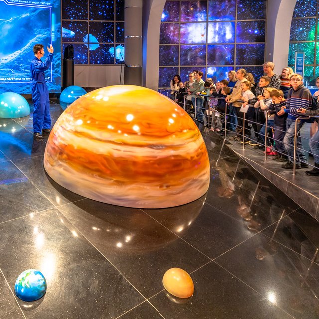 Гарри Поттер, кибер-Пушкин и Рождества крылатый дух: 15 предновогодних выставок, спектаклей и фестивалей