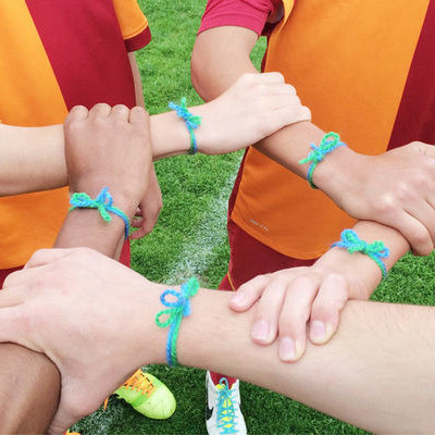 Как футбол может
научить главному