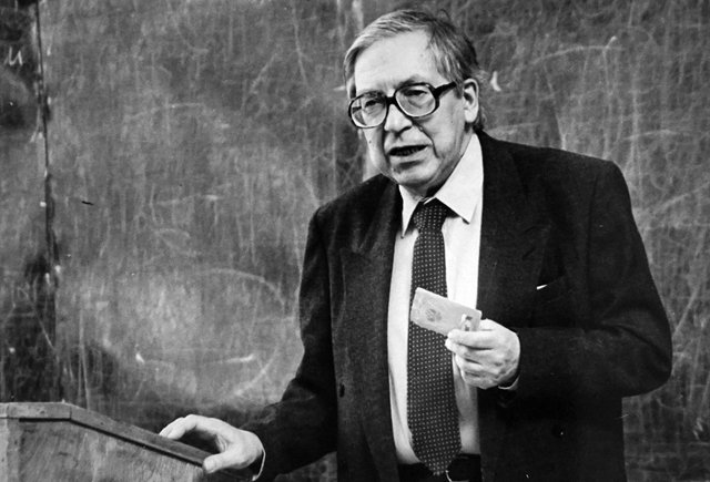 «У вас всех есть цель. Если вы верите в неё — не бойтесь ничего». Выпускники журфака — о Ясене Засурском