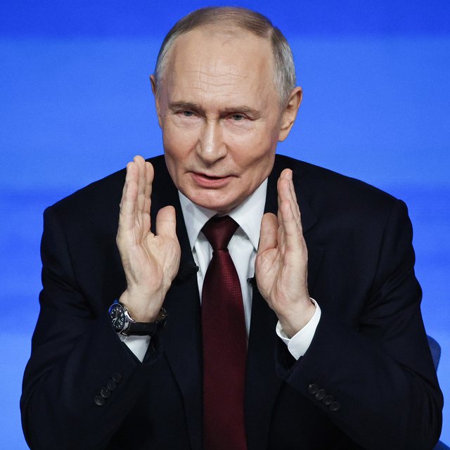 «Надо любить маму и рано женить и выдавать детей замуж»: заявления Владимира Путина на «Прямой линии — 2025»